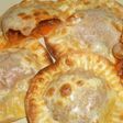 超簡単!餃子の皮でミートパイ♪