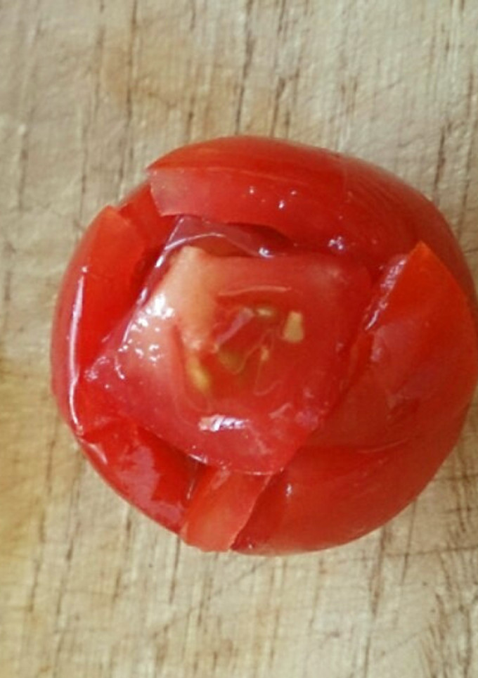 簡単！トマトの飾り切り♪-レシピのメイン写真