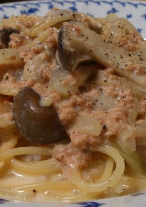 簡単シャケとキノコのクリームパスタ-レシピのメイン写真