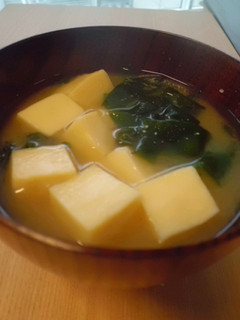 高野豆腐とわかめの味噌汁-レシピのメイン写真