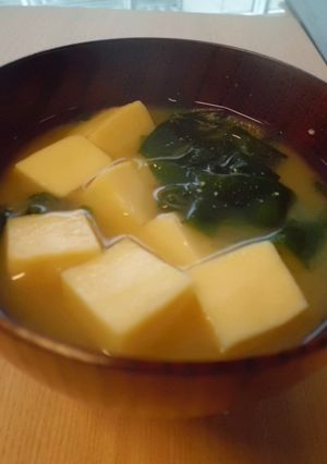 高野豆腐とわかめの味噌汁-レシピのメイン写真