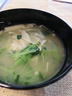 豆苗とえのきの味噌汁-レシピのメイン写真