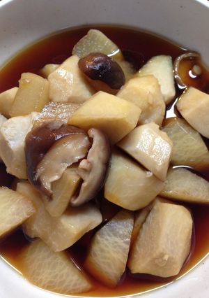 土鍋で作る簡単煮物！大根と里芋と椎茸！-レシピのメイン写真
