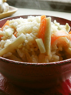 秋冬のご馳走!ゴボウの炊込みご飯♬-レシピのメイン写真