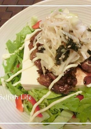 ボリューム満点♬韓国風焼肉豆腐サラダ-レシピのメイン写真
