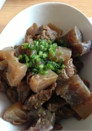 こんにゃくと牛スジ肉の味噌煮込み-レシピのメイン写真