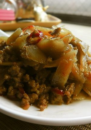 秋の収穫！ゴボウのキンピラそぼろ炒め煮♬-レシピのメイン写真