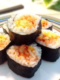 ちょいピリ☆ キムチ&炒り卵の海苔巻き-レシピのメイン写真