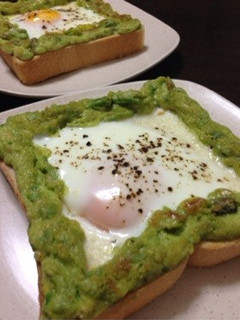 朝から豪華!アボたまトースト-レシピのメイン写真