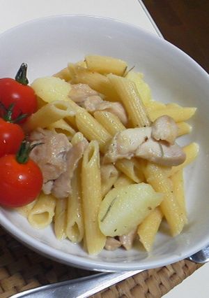 ローズマリー香るチキンとポテトのペンネ-レシピのメイン写真