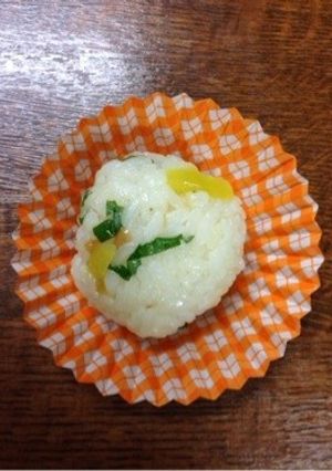 ☆彩りキレイなおにぎり☆-レシピのメイン写真
