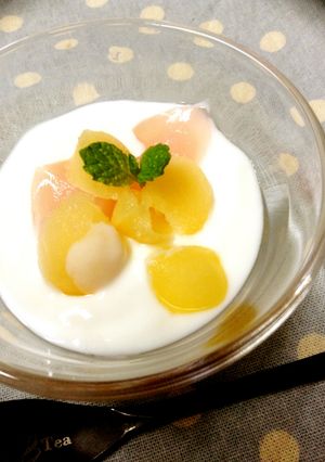 朝食やおやつに♪ゼリーinヨーグルト-レシピのメイン写真