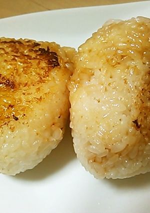 余ったご飯で簡単♪バター醤油焼きおにぎり-レシピのメイン写真