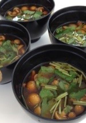なめこと三つ葉の味噌汁-レシピのメイン写真