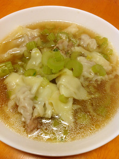 セロリたっぷり雲呑スープ-レシピのメイン写真