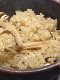 余計なものは入れない基本の松茸ご飯-レシピのメイン写真