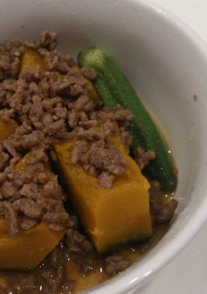 かぼちゃとオクラの煮物。挽き肉と一緒♪-レシピのメイン写真
