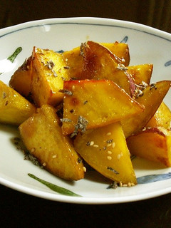 大学芋に白胡麻と塩昆布-レシピのメイン写真