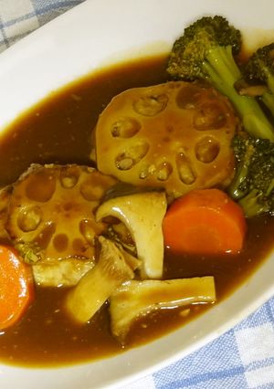 お野菜たっぷり　煮込みレンコンバーグ-レシピのメイン写真