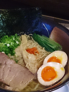 鶏の旨みが詰まった塩ラーメンの簡単レシピ-レシピのメイン写真