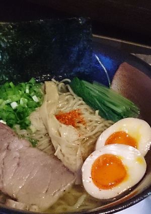 鶏の旨みが詰まった塩ラーメンの簡単レシピ-レシピのメイン写真