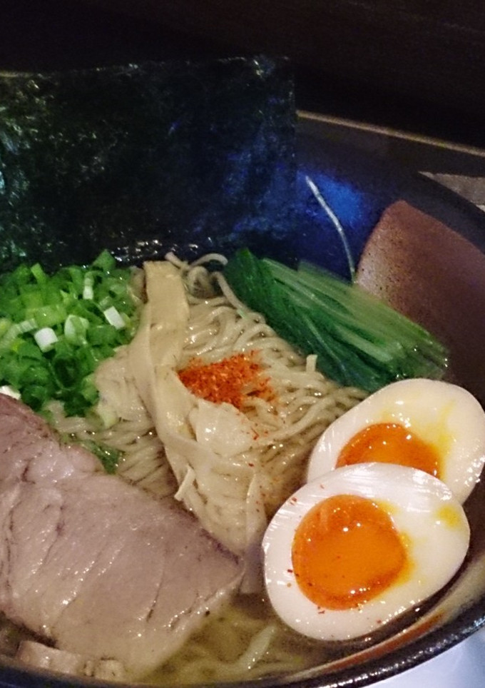 鶏の旨みが詰まった塩ラーメンの簡単レシピ-レシピのメイン写真