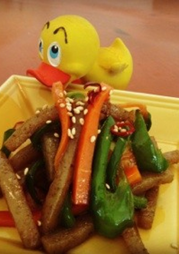 "めんつゆ"で簡単♪蒟蒻とちくわの炒め煮-レシピのメイン写真