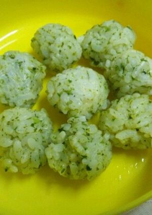 手づかみ離乳食☆ベタベタしない おにぎり-レシピのメイン写真