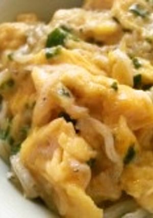 簡単のっけ丼～炒り卵かけご飯❤-レシピのメイン写真