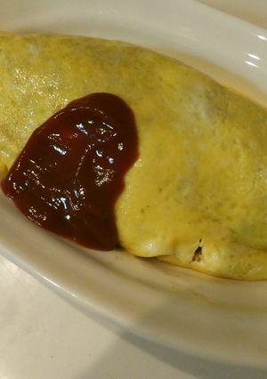 余ったカレーで。ドライカレーのオムライス-レシピのメイン写真