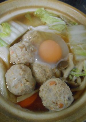 土鍋で鶏肉団子と白菜の煮込みうどん-レシピのメイン写真