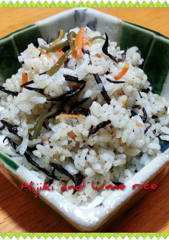簡単☆ひじきと梅の炊き込みご飯-レシピのメイン写真