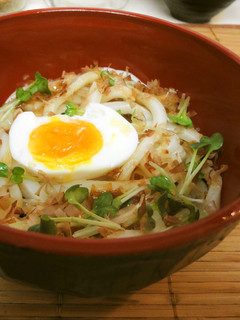 *半熟卵とかいわれ大根のうどん*-レシピのメイン写真