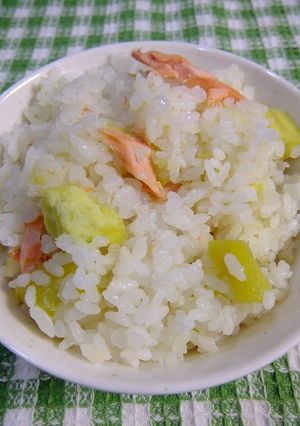さつまいもご飯　鮭入れちゃいました-レシピのメイン写真