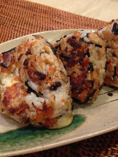 リメイク♥ ひじきとチーズの焼きおにぎり-レシピのメイン写真