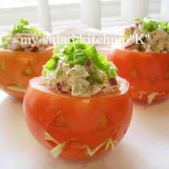 รูปของ ハロウィンに♪トマトカップのツナサラダ