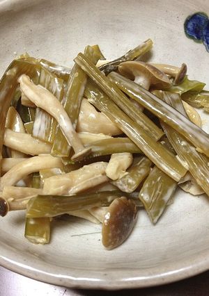 茎わかめとしめじのわさびマヨネーズ和え-レシピのメイン写真