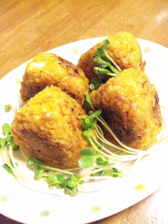 カレー味のバター醤油焼きおにぎり♪-レシピのメイン写真