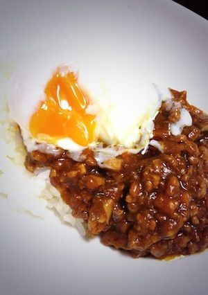具たくさんドライカレー〜温泉卵をのせて〜-レシピのメイン写真