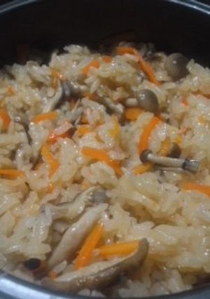 キノコの炊き込みご飯-レシピのメイン写真