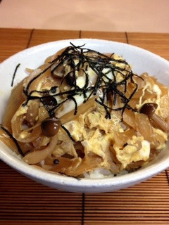 牛すじ煮込みの残り汁で玉子丼-レシピのメイン写真