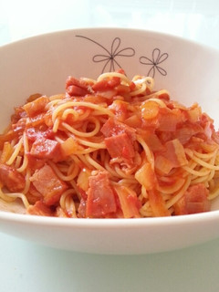 簡単ベーコンと玉ねぎのトマトソースパスタ-レシピのメイン写真