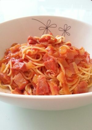 簡単ベーコンと玉ねぎのトマトソースパスタ-レシピのメイン写真