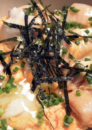 簡単！めんつゆで作る♪卵とろとろの親子丼-レシピのメイン写真