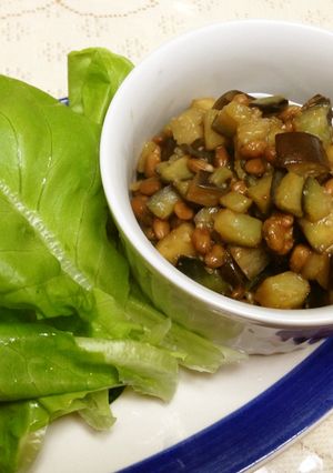 納豆＆茄子のサラダ菜包み-レシピのメイン写真