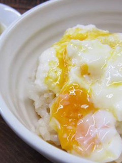 酢飯に加賀丸いもとろろと玉子をオン!-レシピのメイン写真