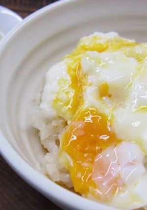 酢飯に加賀丸いもとろろと玉子をオン！-レシピのメイン写真