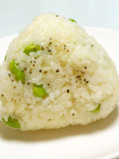 チーズが香る♪枝豆おにぎり-レシピのメイン写真