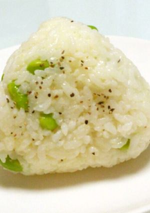 チーズが香る♪枝豆おにぎり-レシピのメイン写真
