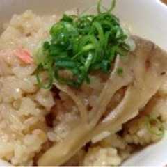 รูปของ 天然舞茸とシャケの炊き込みご飯♪